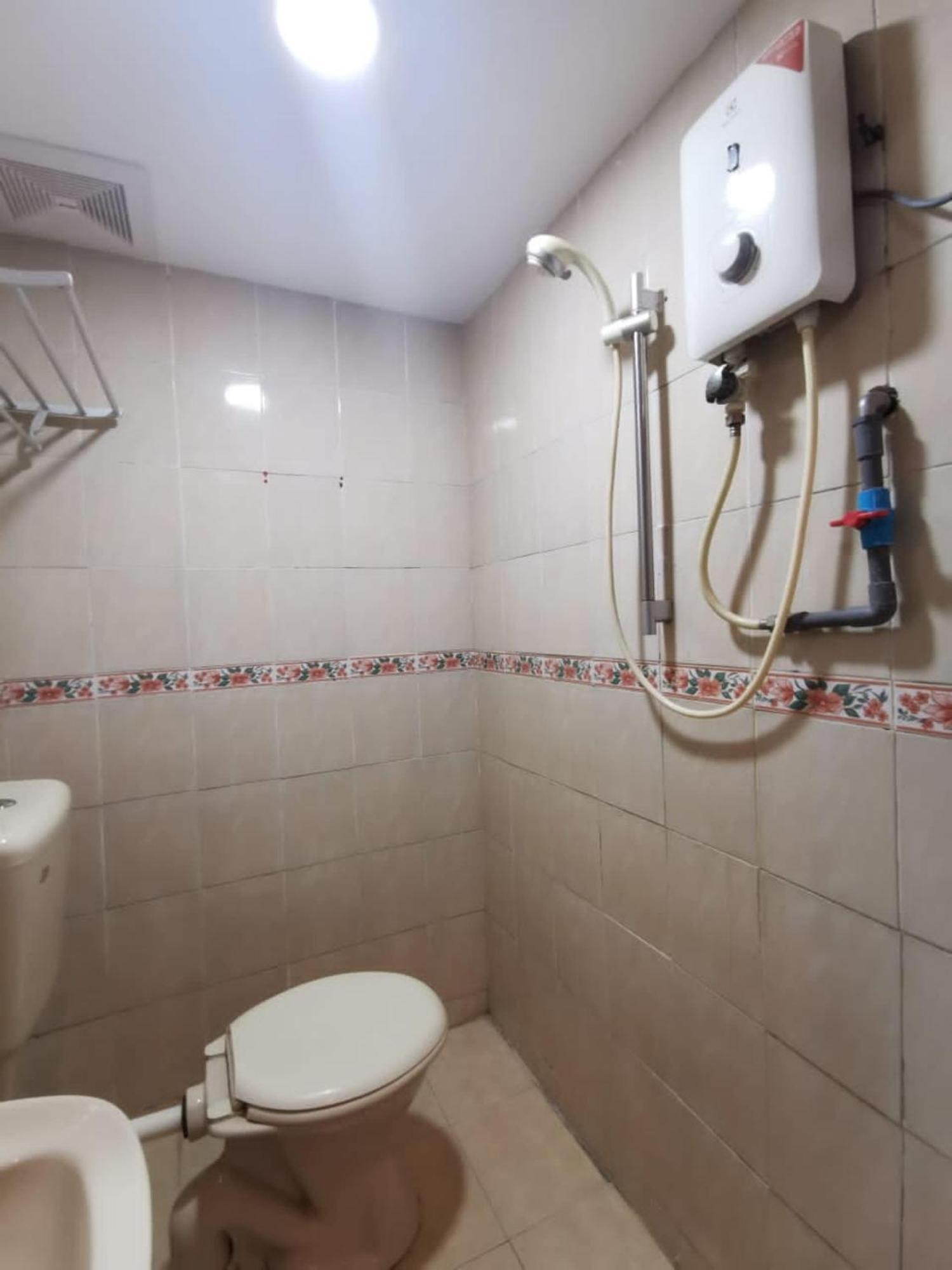 Super Oyo 90086 My Seven Days Inn Johor Bahru Exteriör bild