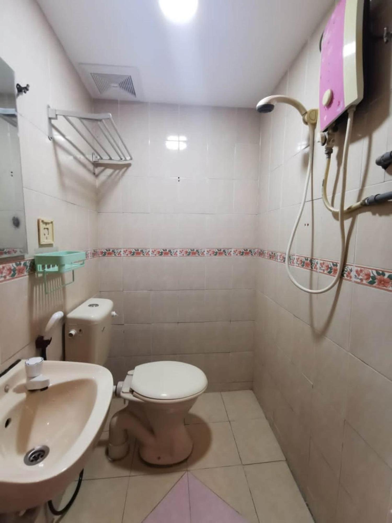 Super Oyo 90086 My Seven Days Inn Johor Bahru Exteriör bild