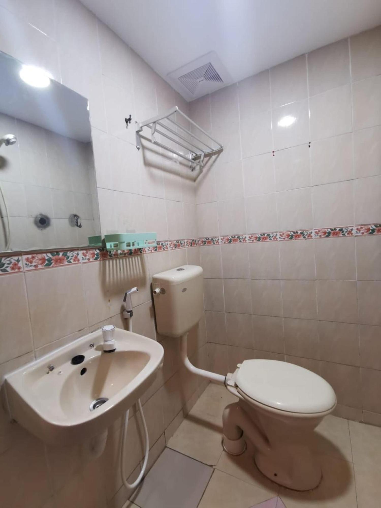 Super Oyo 90086 My Seven Days Inn Johor Bahru Exteriör bild